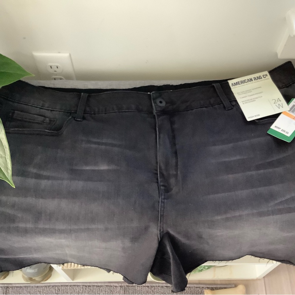 NWT Faded Black Denim Shorts Sz 24